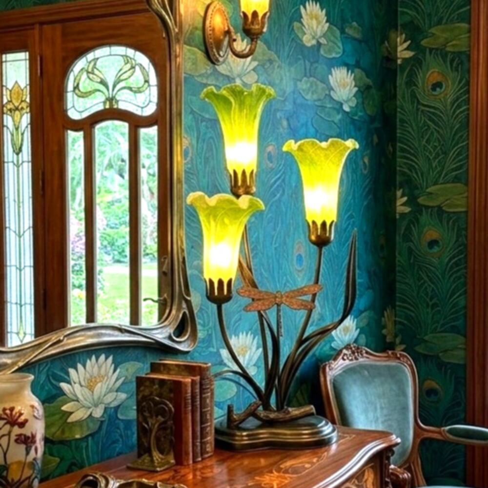Dale Tiffany 3-Light Dragonfly Lily Table Lamp, a vintage-style decorative piece
